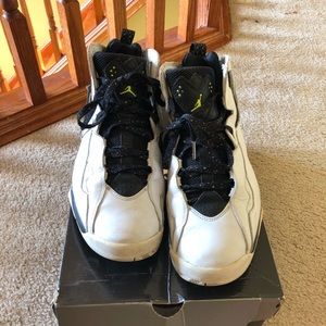 Preowned Nike Air Jordan True Flight Sneakers